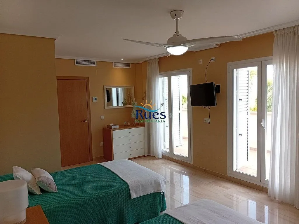 Magamistoad - Modern Chalet with Pool near Jaume I Beach