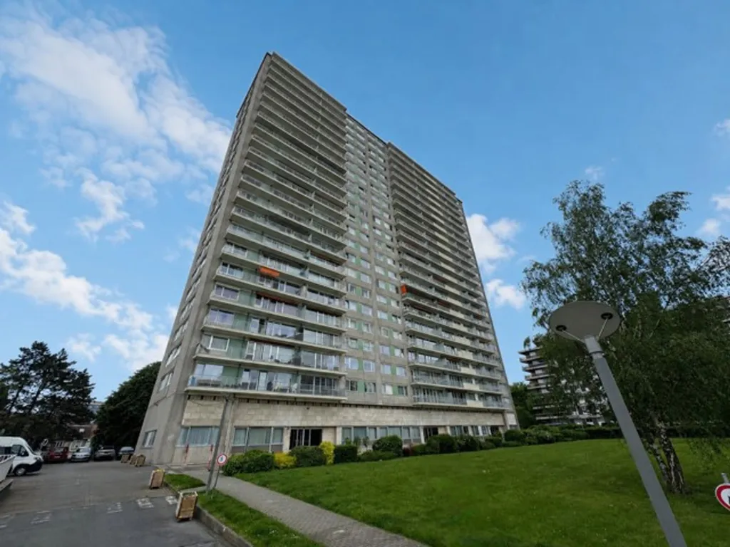 Extérieur - Appartement de Deux Chambres avec Terrasse à Ganshoren