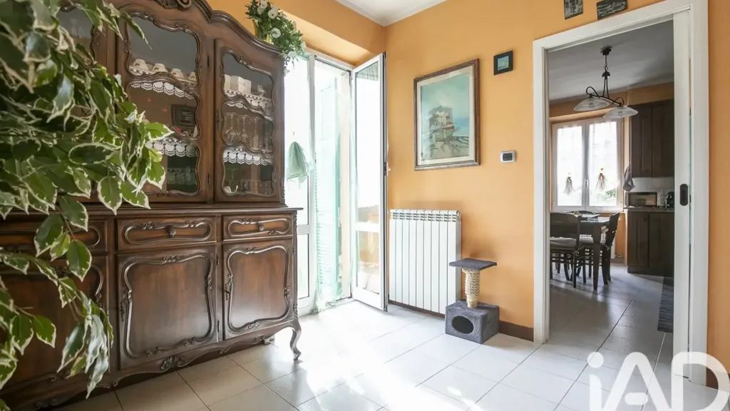 Dining Room - Villa with Sea View in Genoa Staglieno