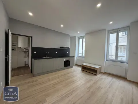 Köök - Charming 3-Bedroom Apartment in Vichy