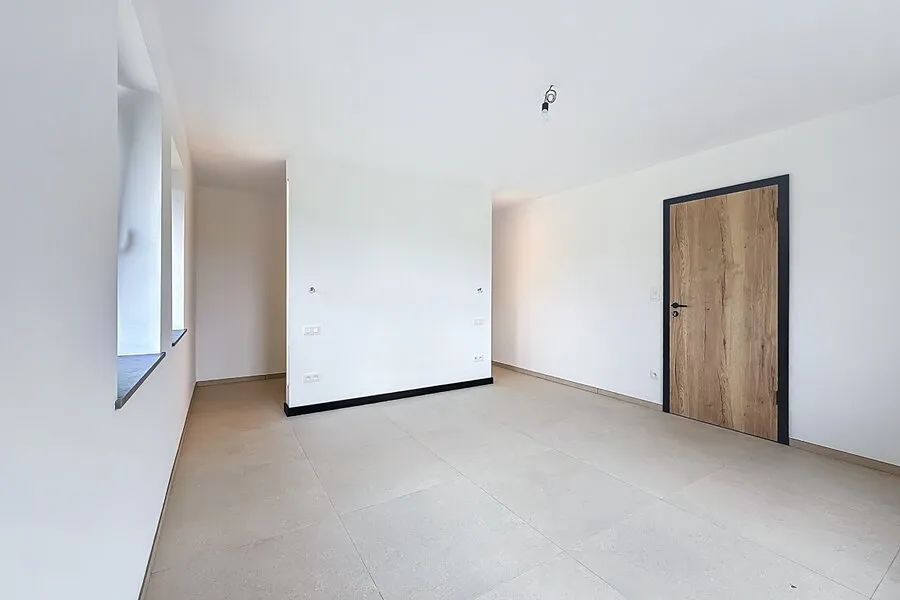 Pièces - Villa Rénovée avec Jardin à Waha