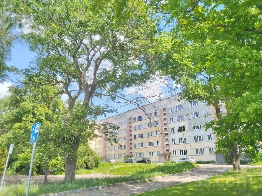 Esterno - Spacious Two-Bedroom Flat with Balcony in Bolderāja
