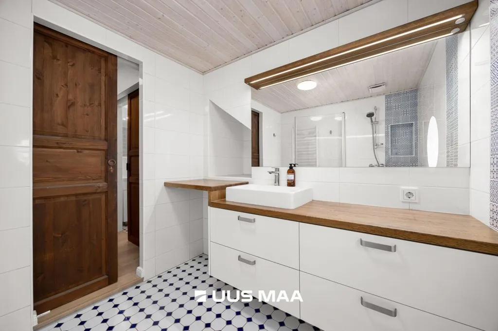 Vannitoad - Flat with Recent Renovation in Tallinn