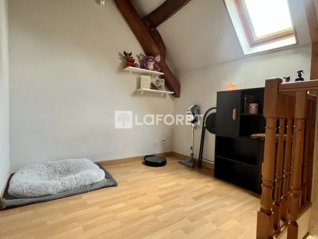 Pièces - Maison avec Garage et Jardin Clos près de Bury