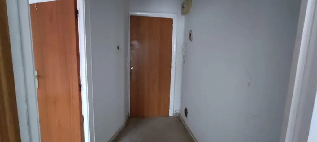Ingresso - Flat for Renovation with Balcony in Zamora