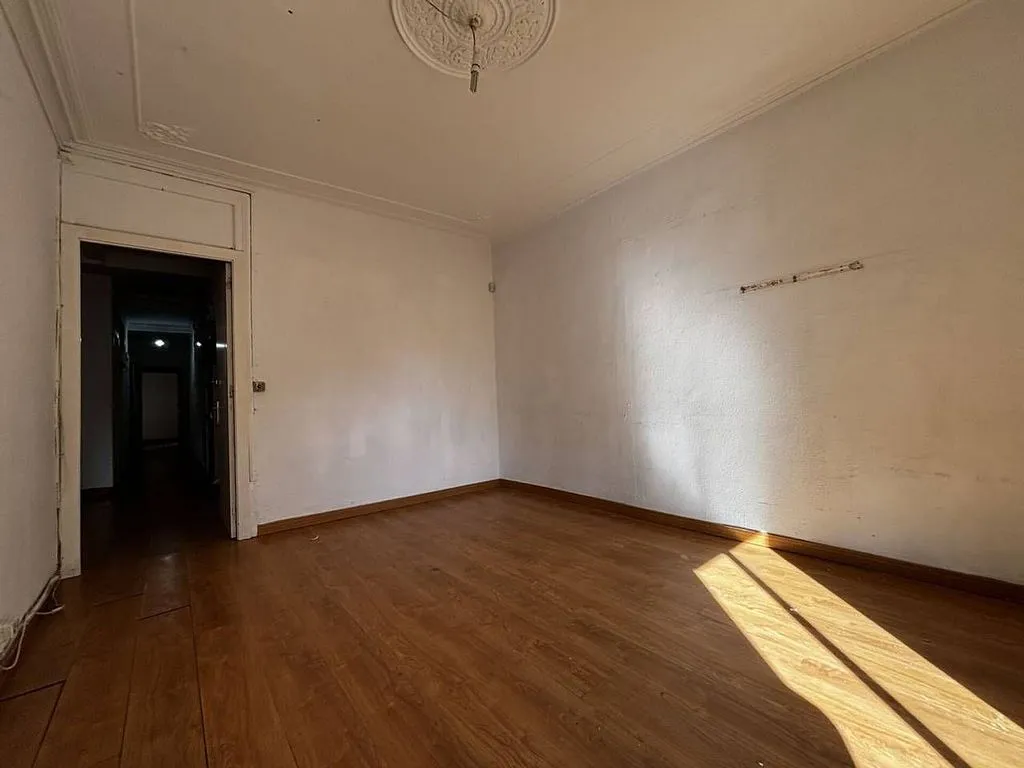 Pièces - Historic Apartment with Terrace in El Raval