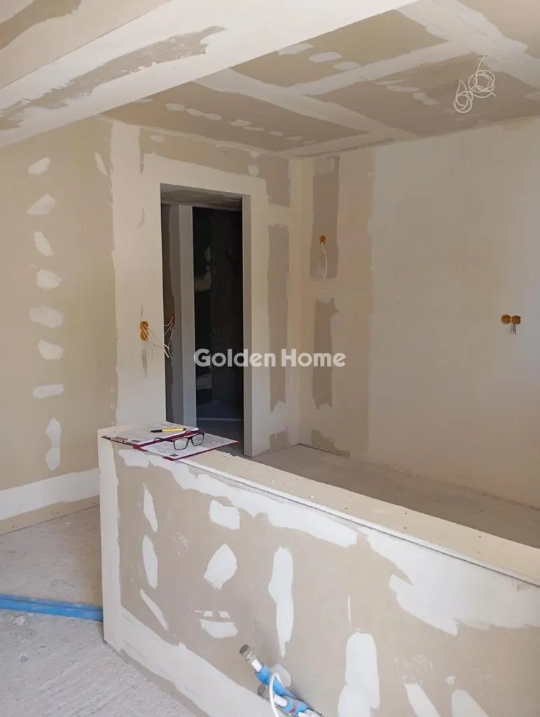 Pièces - Semi-Finished Apartment with Panoramic View in Galatsi