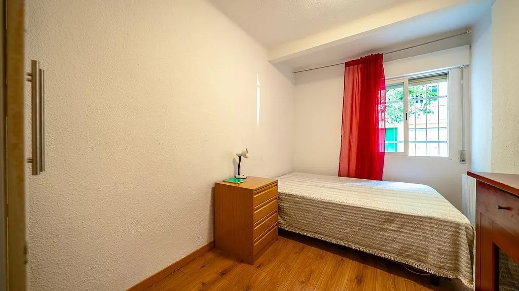 Magamistoad - 3-Bedroom Flat with Central Location in Alcorcón