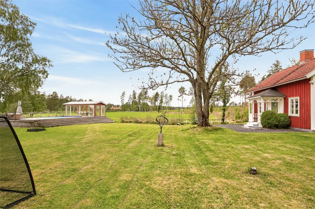 Jardin - Renovated Holiday Home with Pool in Ängby