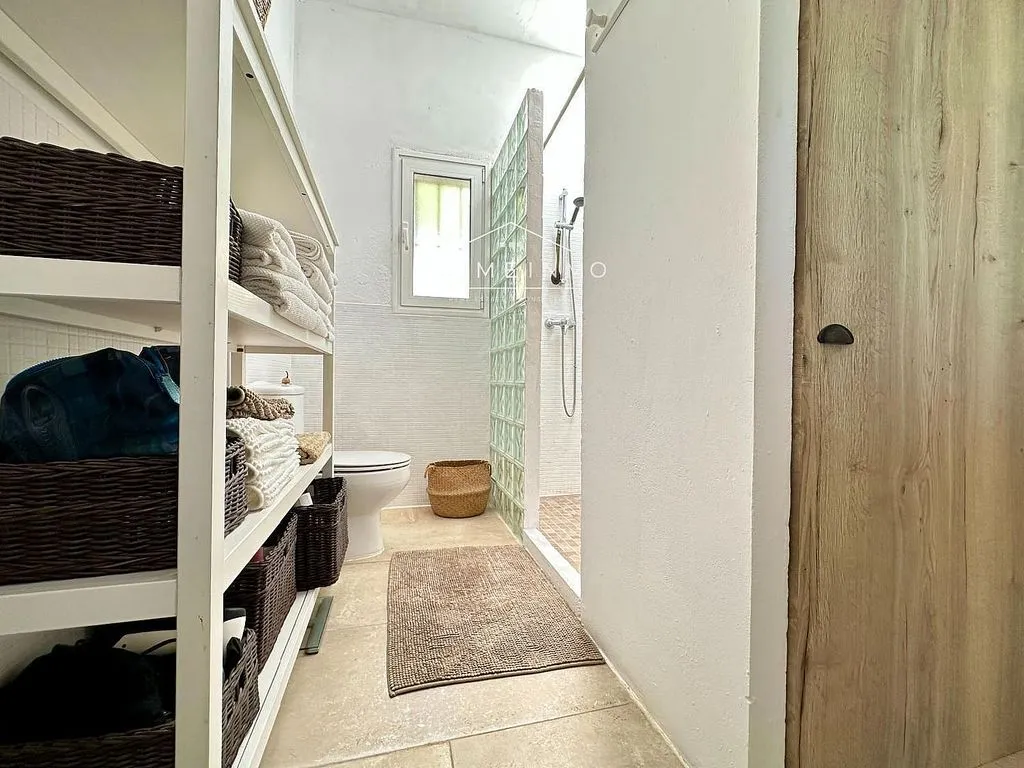 Salles de bain - Rustic Estate with Pool and Sea Views near l'Ampolla