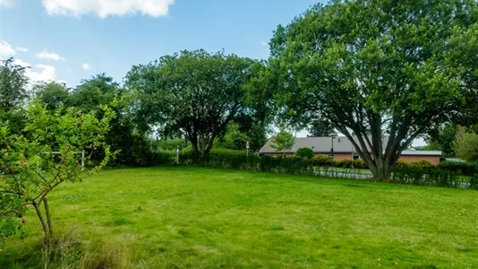 Aed - Office Space with Garden Access in Århus V