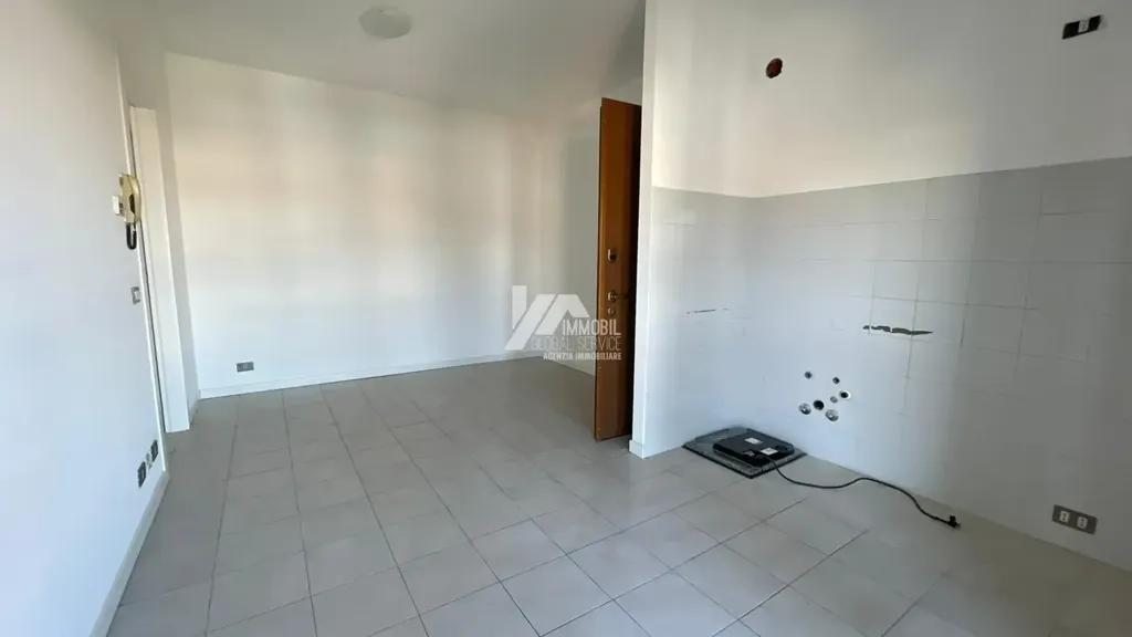 Pièces - Modernised Two-Bedroom Apartment in Brescia