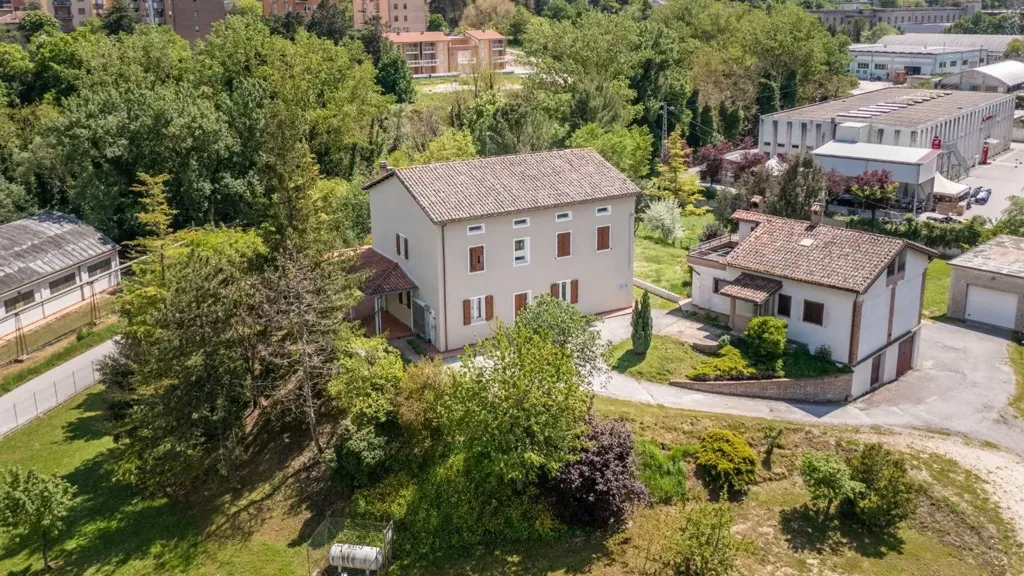 Vue aérienne - Apartment with Private Garden in Fabriano