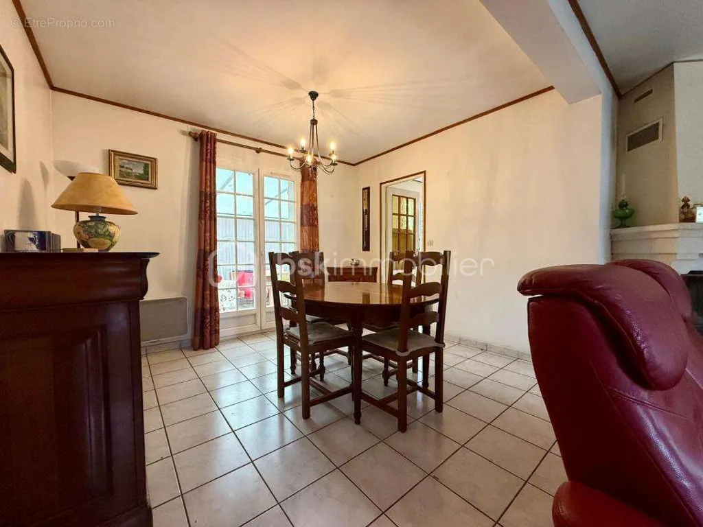Salle à manger - Pavillon de Plain-pied avec Jardin à St Paterne Racan