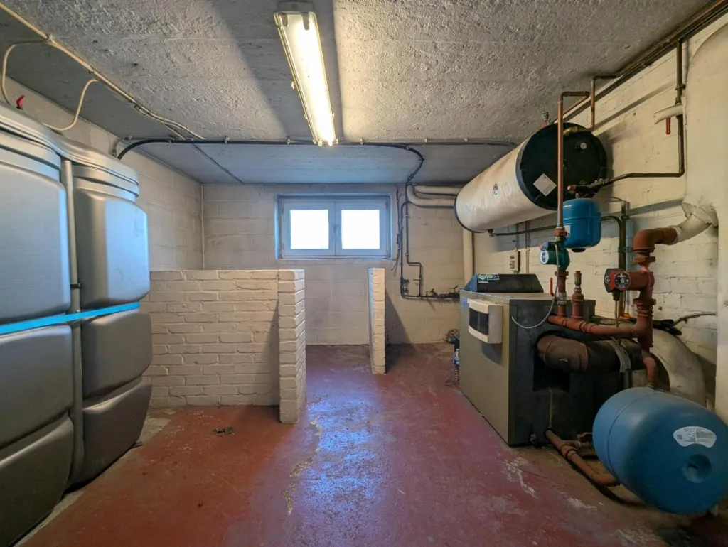 Buanderie - Maison 4 Façades avec Piscine à Grâce-Hollogne