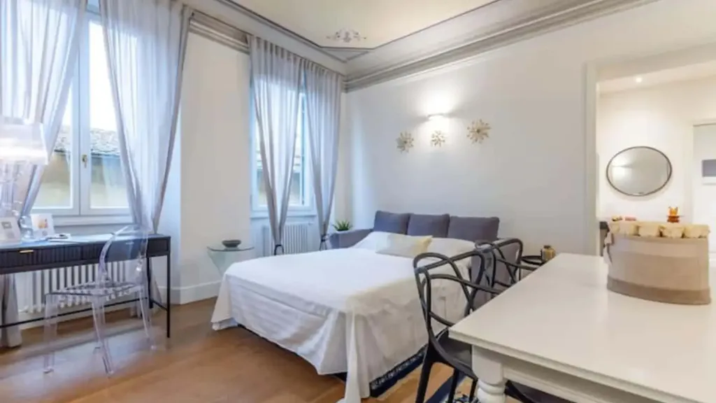 Modern Furnished Studio in Florence Centre