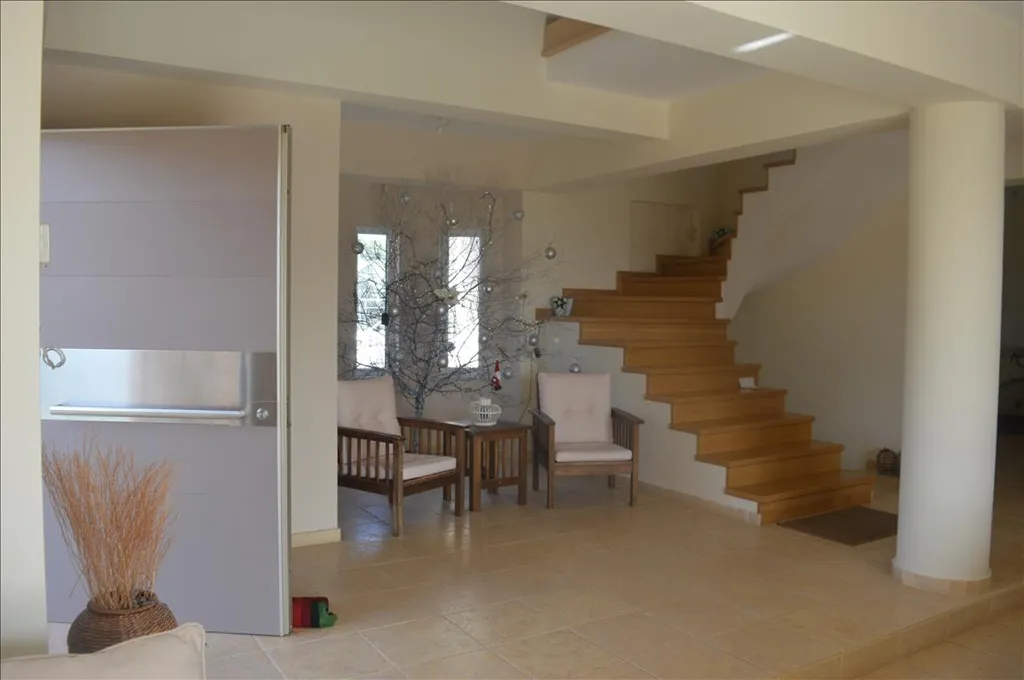 Appartement 6 pièces à Loutraki