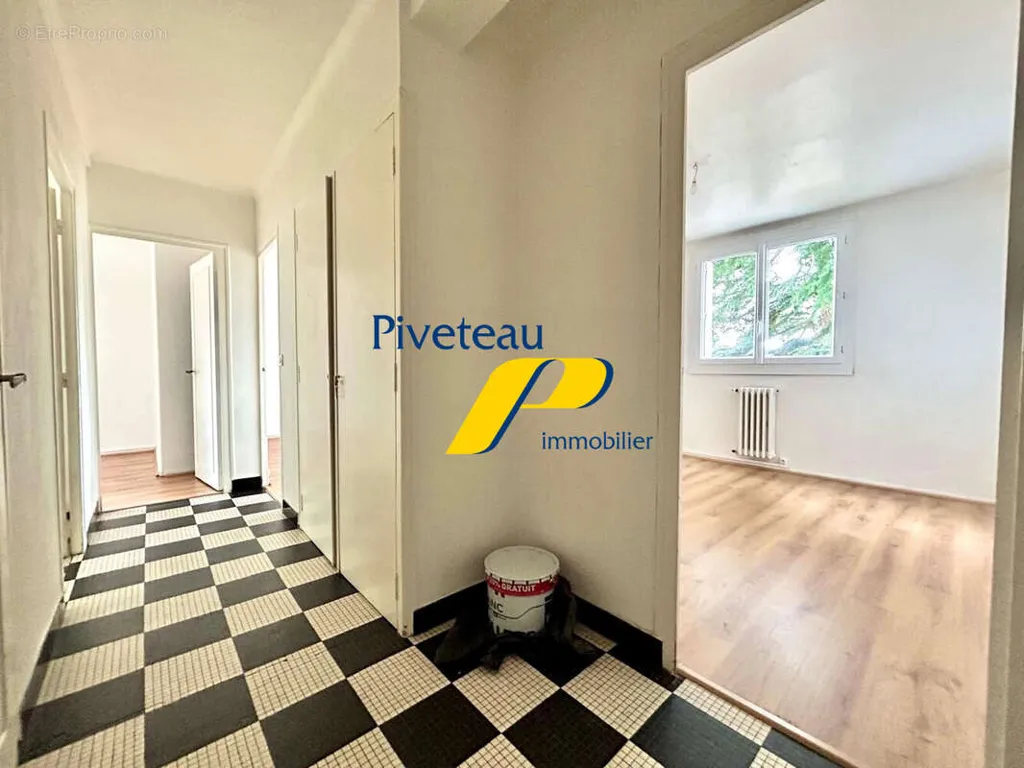 Entrée - Appartement 3 Pièces avec Ascenseur à Nantes