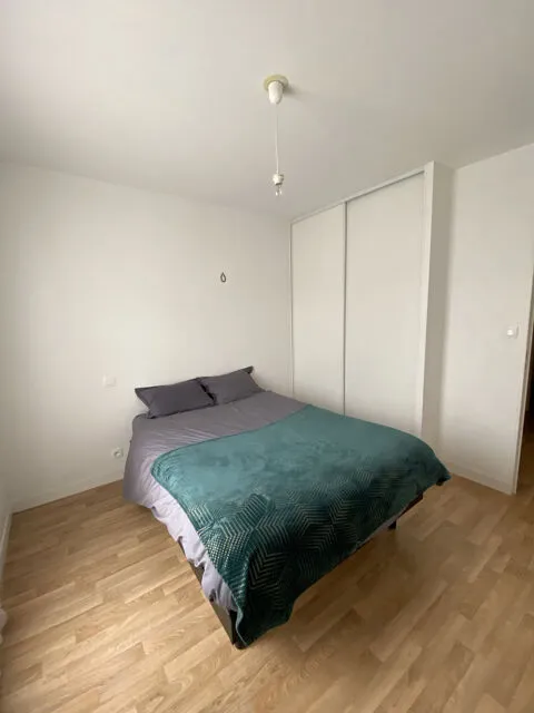 Magamistoad - 2-Bedroom Apartment with Balcony in Pont-Neuf