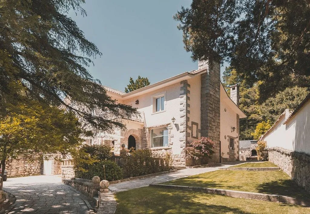 Välivaade - Chalet with Pool and Terrace in Navacerrada