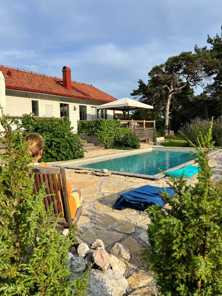 Piscina - Villa with Pool and Sea View in Östergarn
