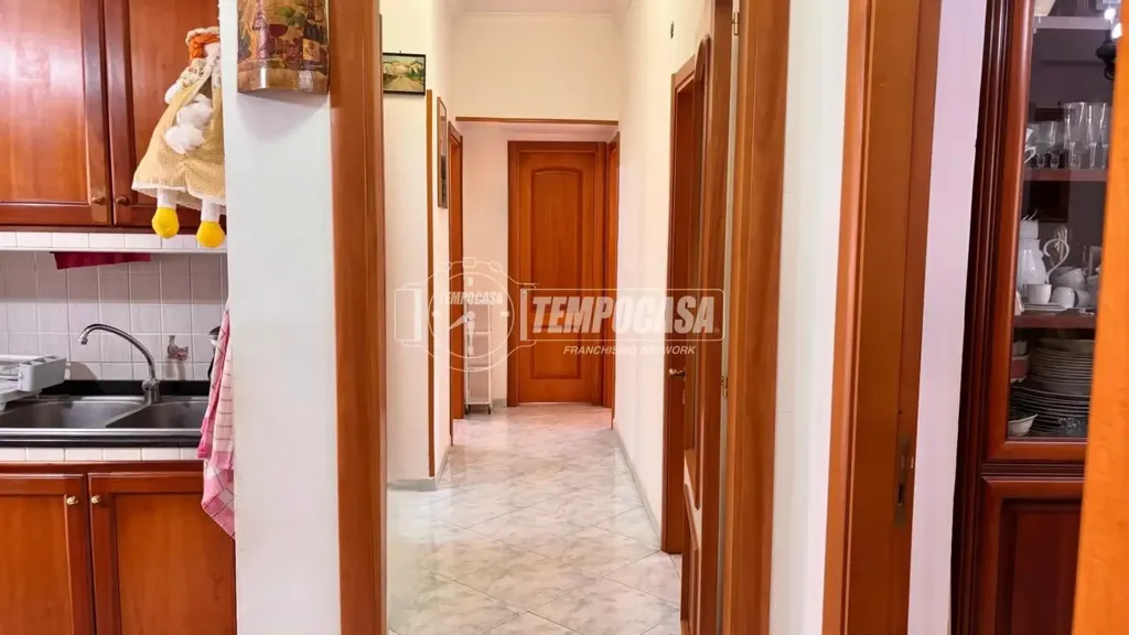 Entrée - Apartment with Triple Exposure in Naples