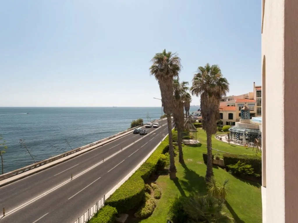Balcon - Luxury Apartment with Ocean Views in Parede
