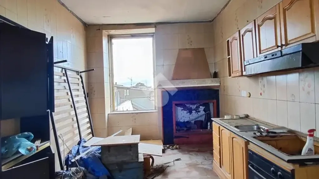 Cuisine - Spacious Apartment with Balcony in Afragola