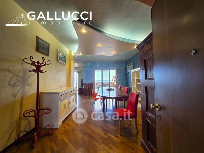 Söögituba - Spacious Attic with Sea View in Pescara