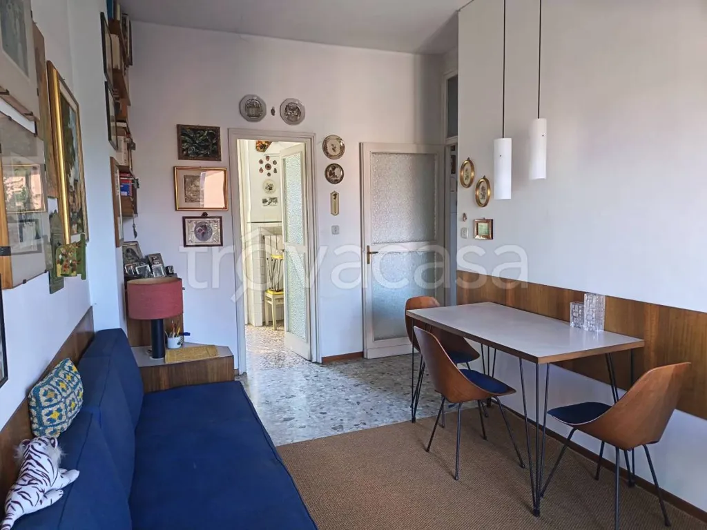 Salle à manger - Panoramic Apartment with Balcony in Crocetta, Turin