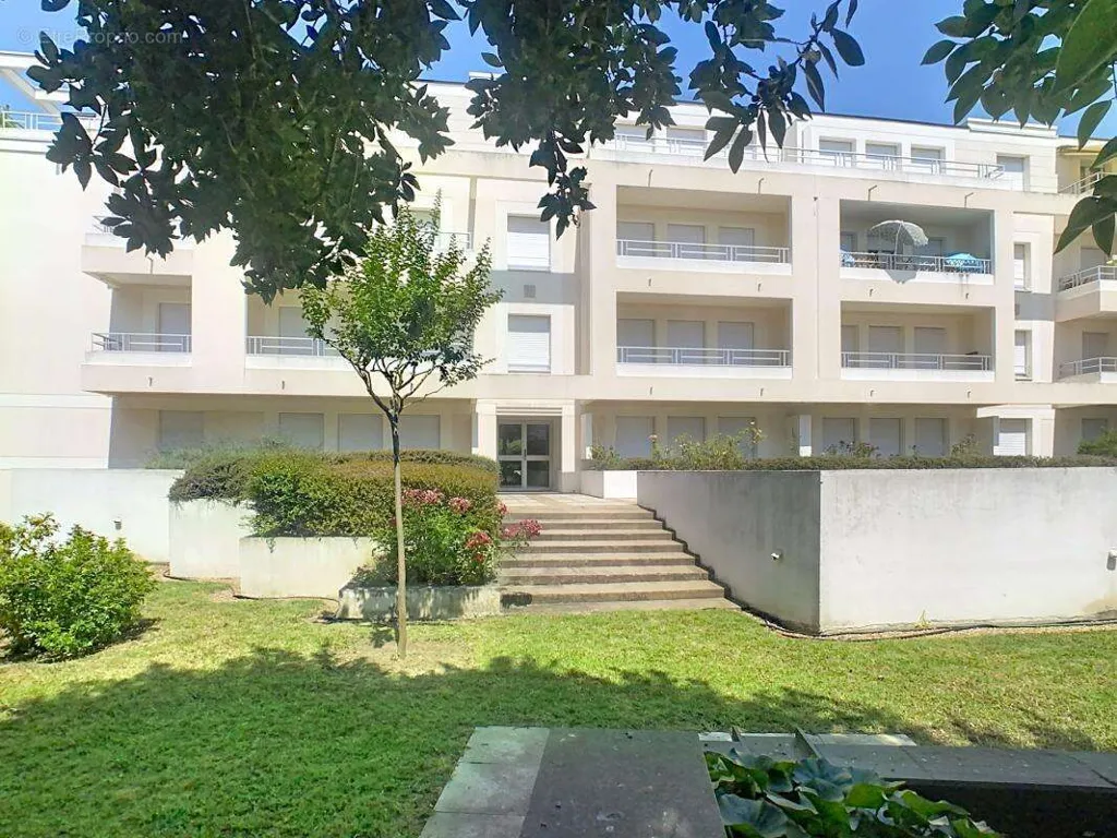 Jardin - Appartement avec Balcon et Garage à Angers Gare