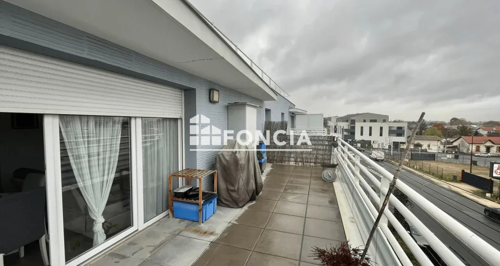 Balcon - Appartement T3 avec Terrasse dans Résidence Contemporaine