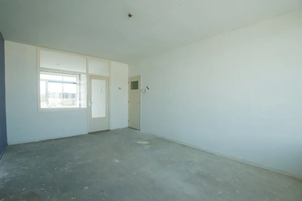Pièces - 3-Bedroom Apartment with Balcony in Charlois