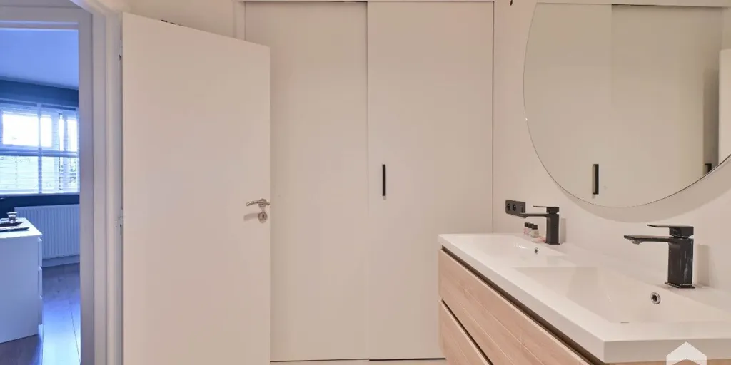 Vannitoad - Apartment with Terrace in Brussels