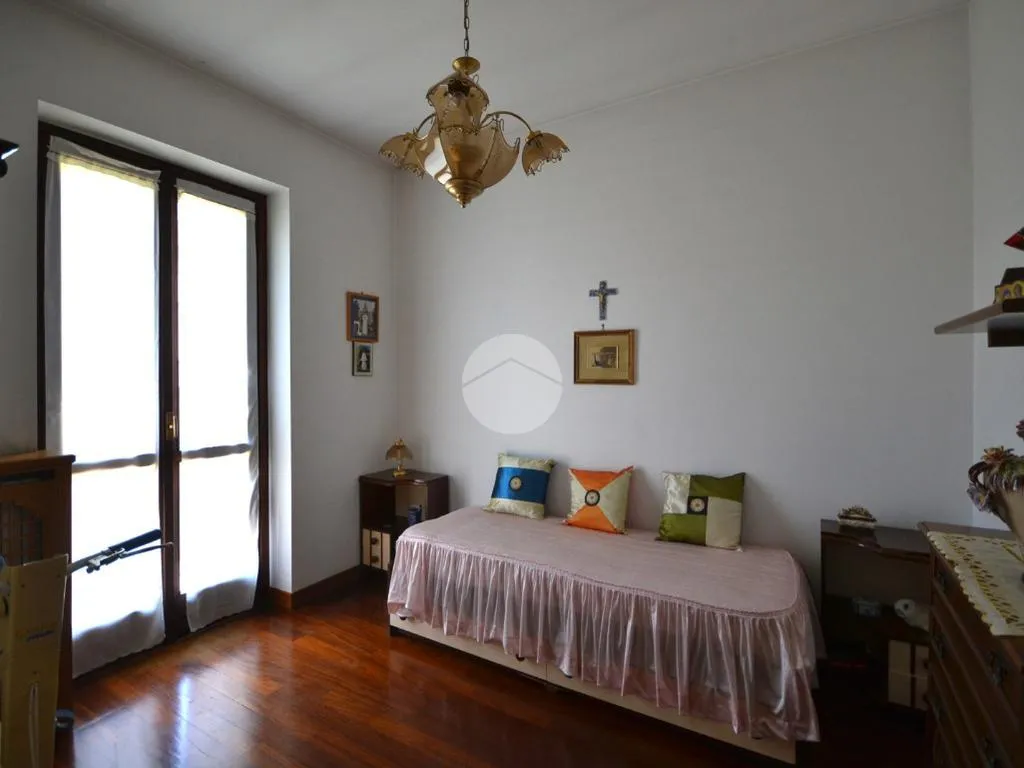 Magamistoad - Detached Villa with Garden in Vittuone