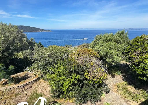 Terrass - Fenced Villa with Sea Views on Ile du Levant