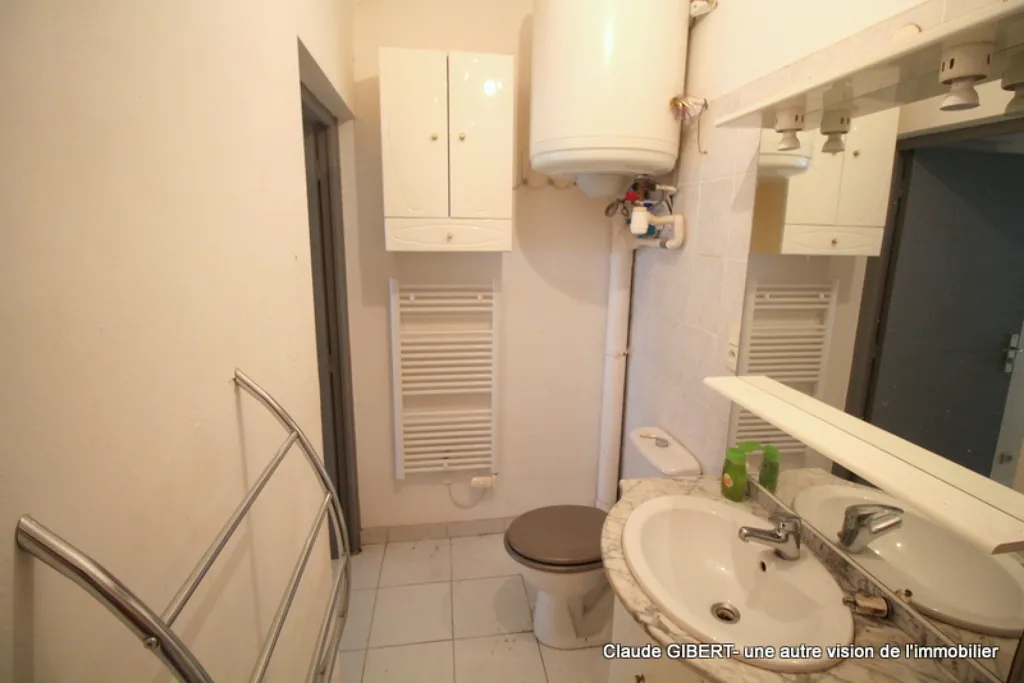Salles de bain - Maison de Plain-Pied avec Jardin à Sète