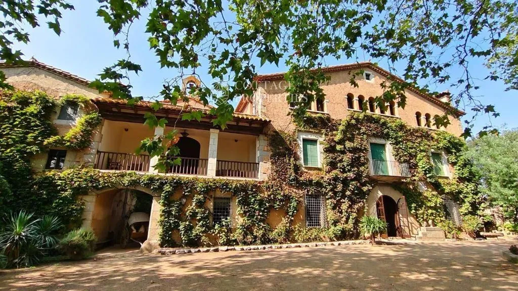 Välivaade - Luxury Farmhouse with Heritage in Llagostera