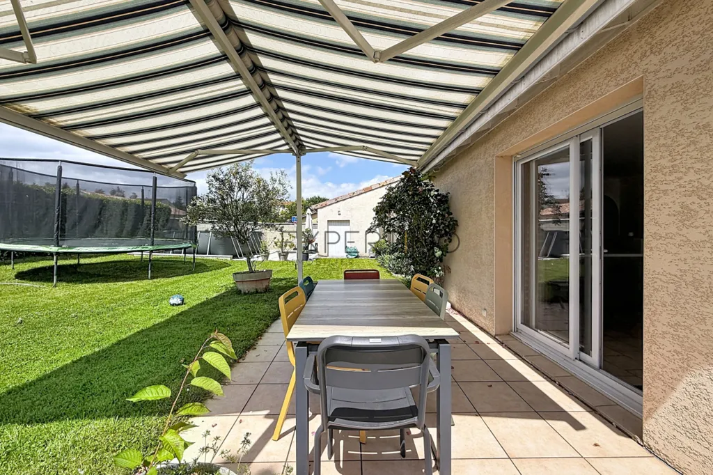Terrass - Villa with Pool in Tournus