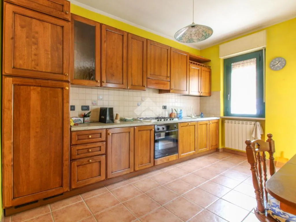 Cuisine - Trilocale with Private Balcony in Vestone