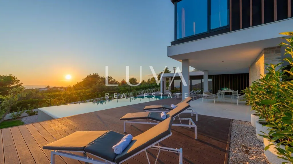 Piscina - Luxury Villa with Sea View in Primošten