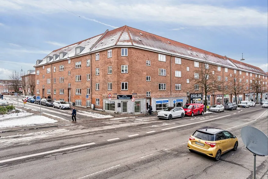 Välivaade - Corner Retail Unit in Brønshøj