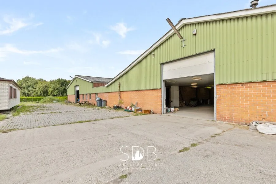 Garage - Farmhouse with Equestrian Facilities in Weelde
