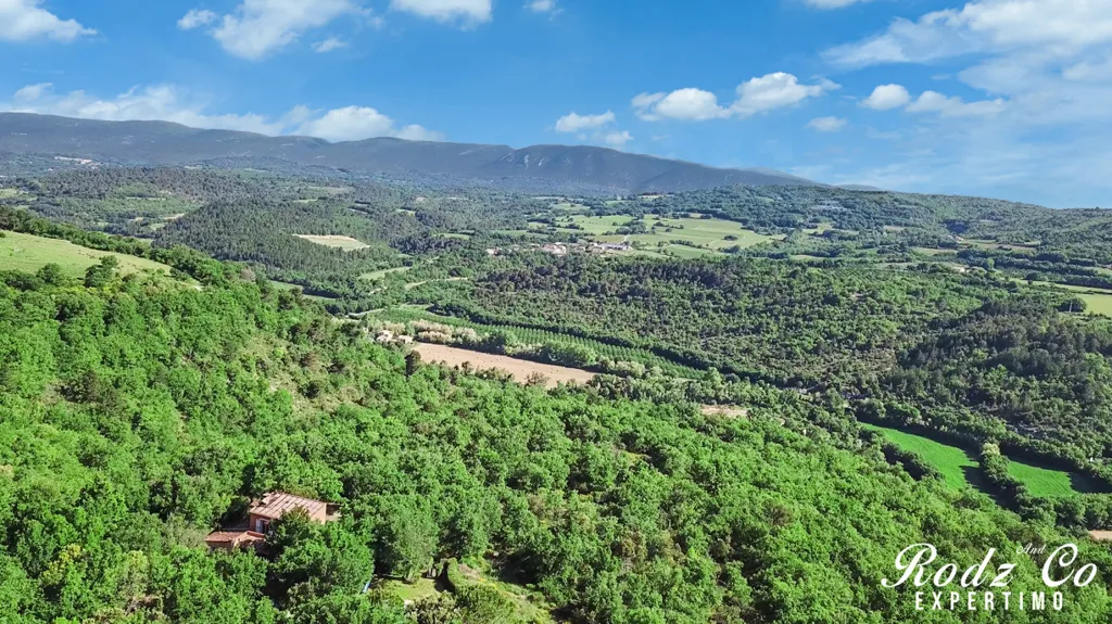 Õhuvaade - Atypical House with Impressive View in Saignon