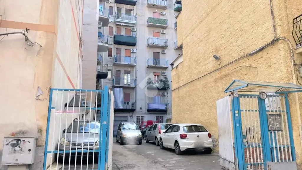 Aed - Three-Bedroom Flat with Balcony in Palermo
