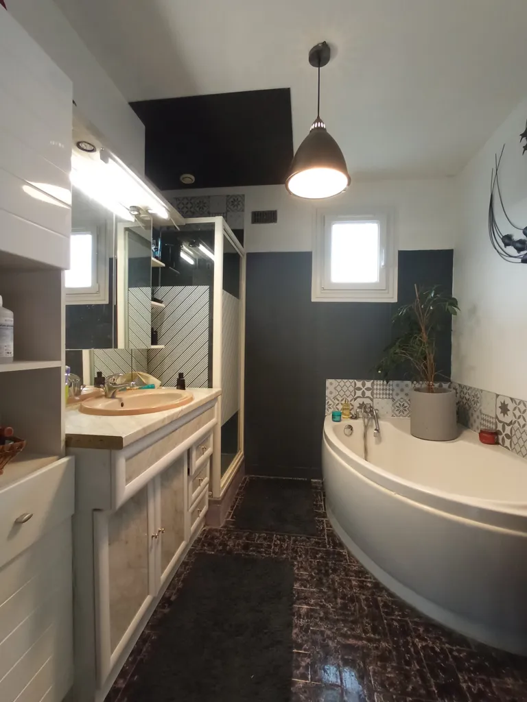Salles de bain - Pavillon de Plain Pied avec Terrasse à 5 Min du Neubourg