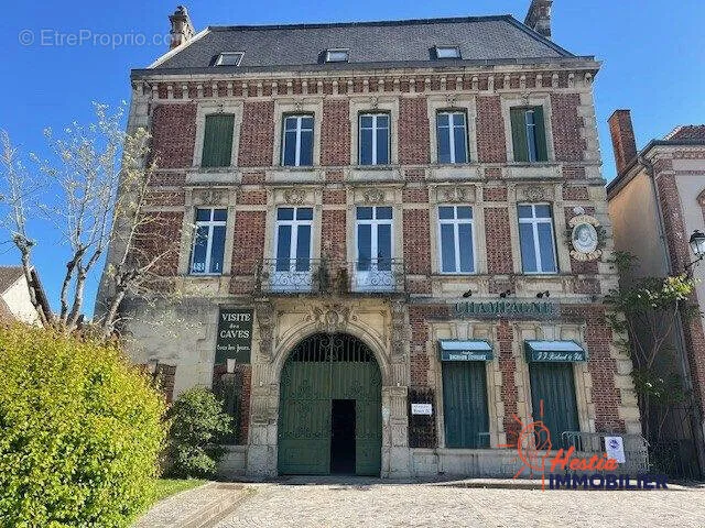 Välivaade - Historic Property with Exploitable Space in Champagne