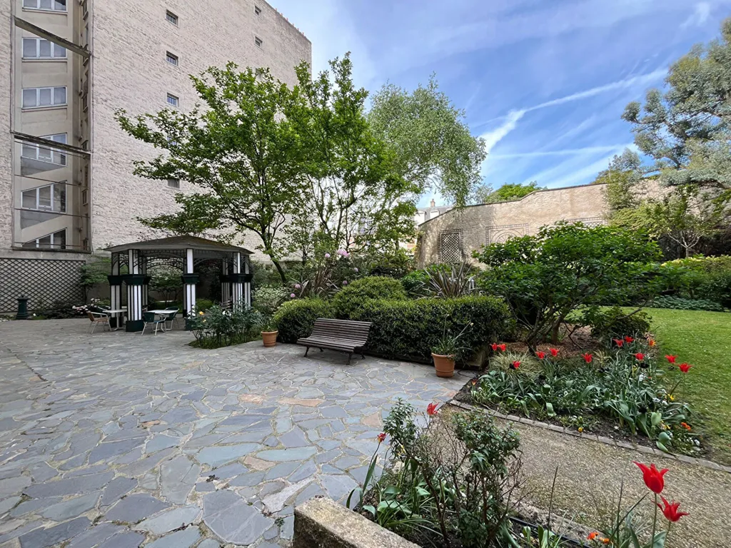 Aed - 2-Bedroom Apartment with Eiffel View in Paris 16