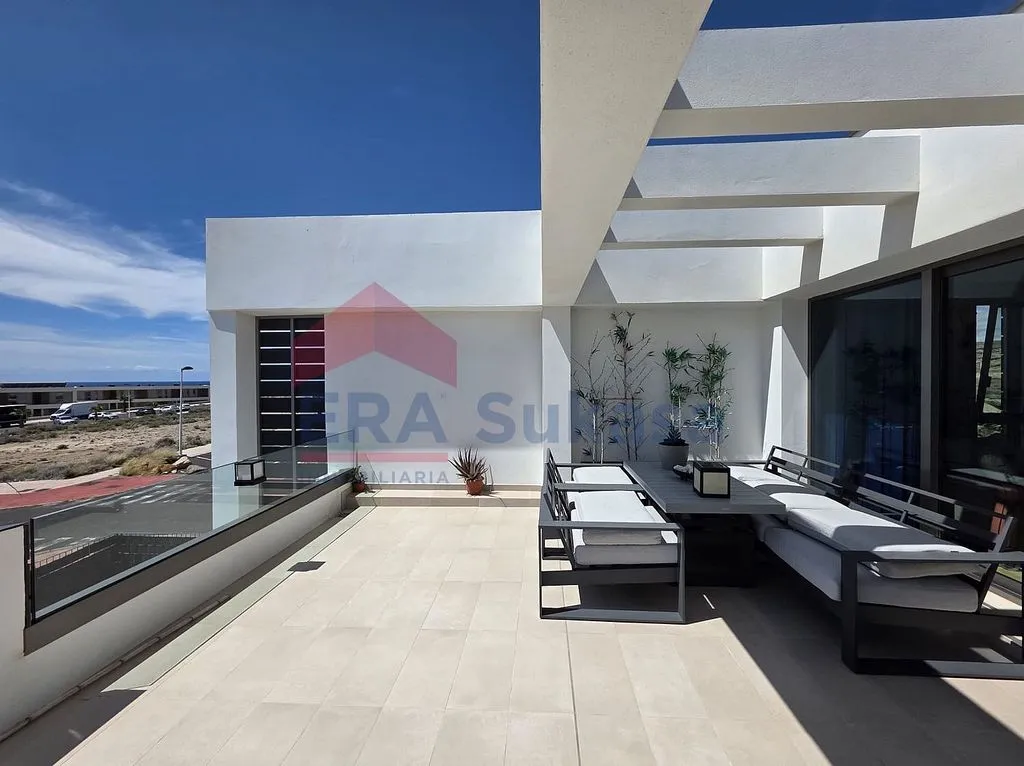 Terrasse - Penthouse with Sea View in Avenida Resistiré
