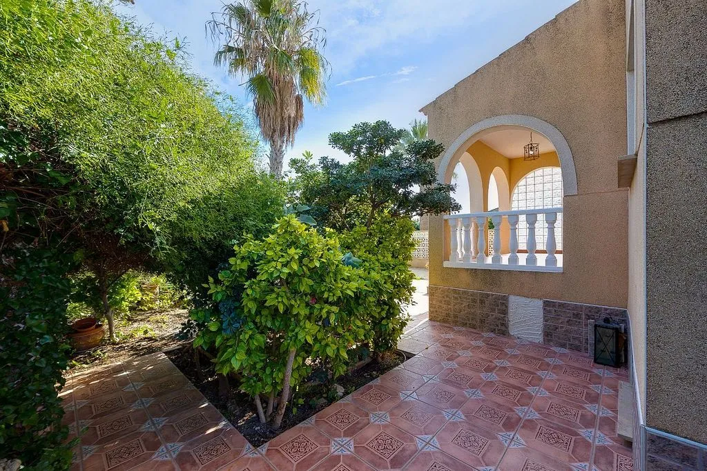 Aed - Chalet with Pool and Terrace in El Chaparral